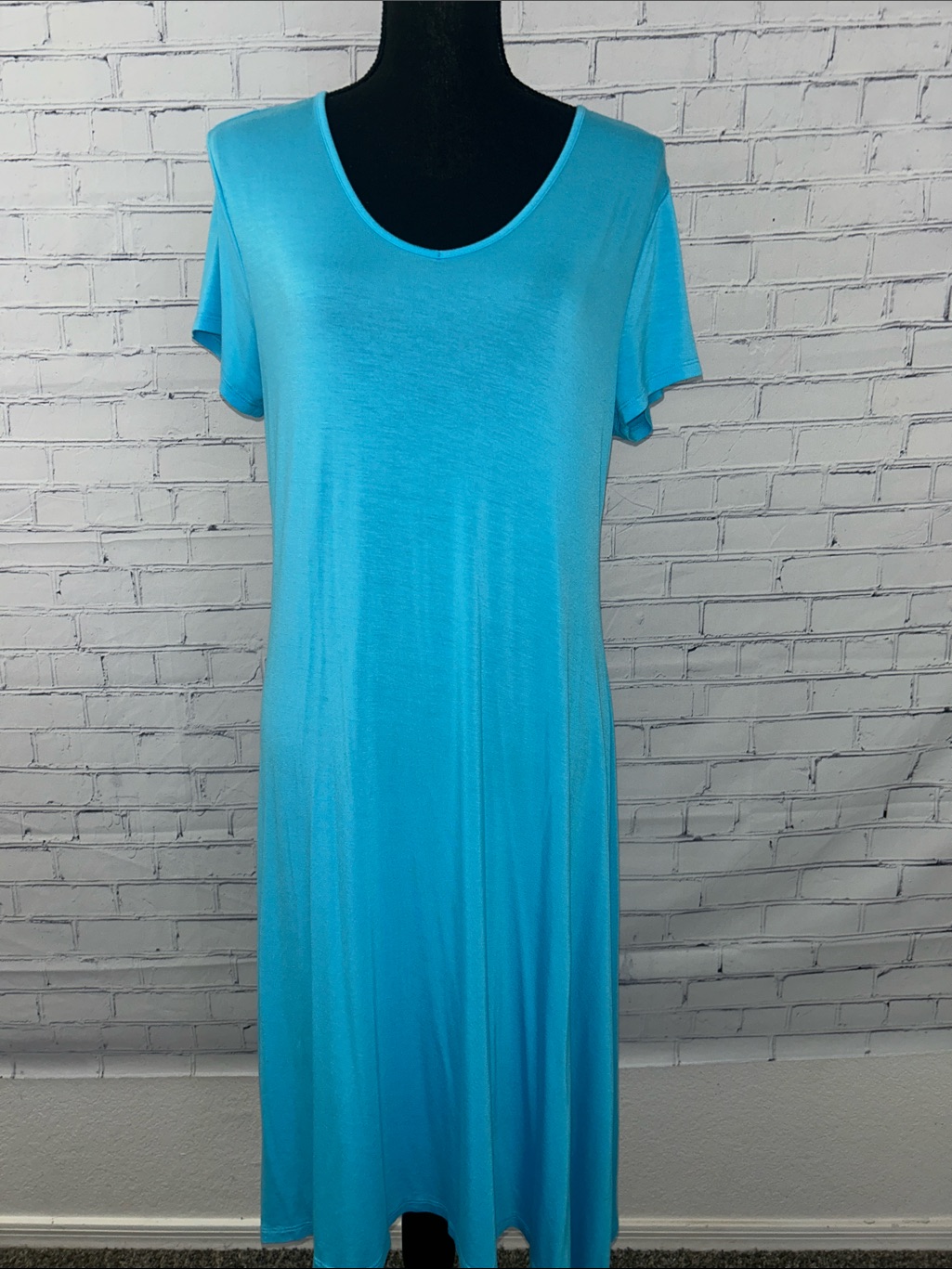 Chico's Bright Turquoise Midi Scoop Neck Dress. Size 2. Fits Large/Xlarge